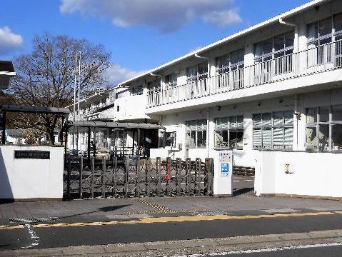 上富田町立岩田小学校