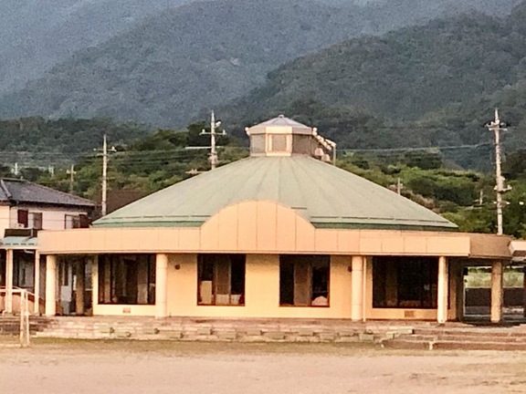 中央市立豊富小学校