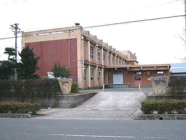 倉吉市立 久米中学校