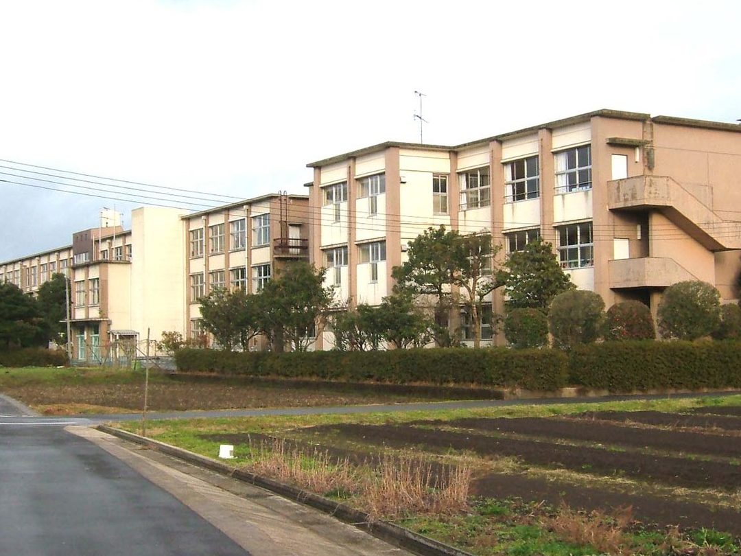 倉吉市立社小学校