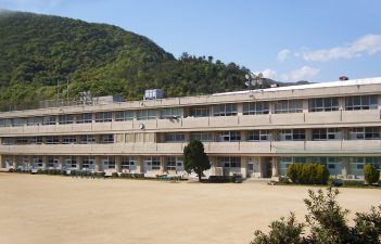 備前市立伊部小学校