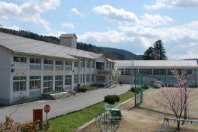 八戸市立島守小学校