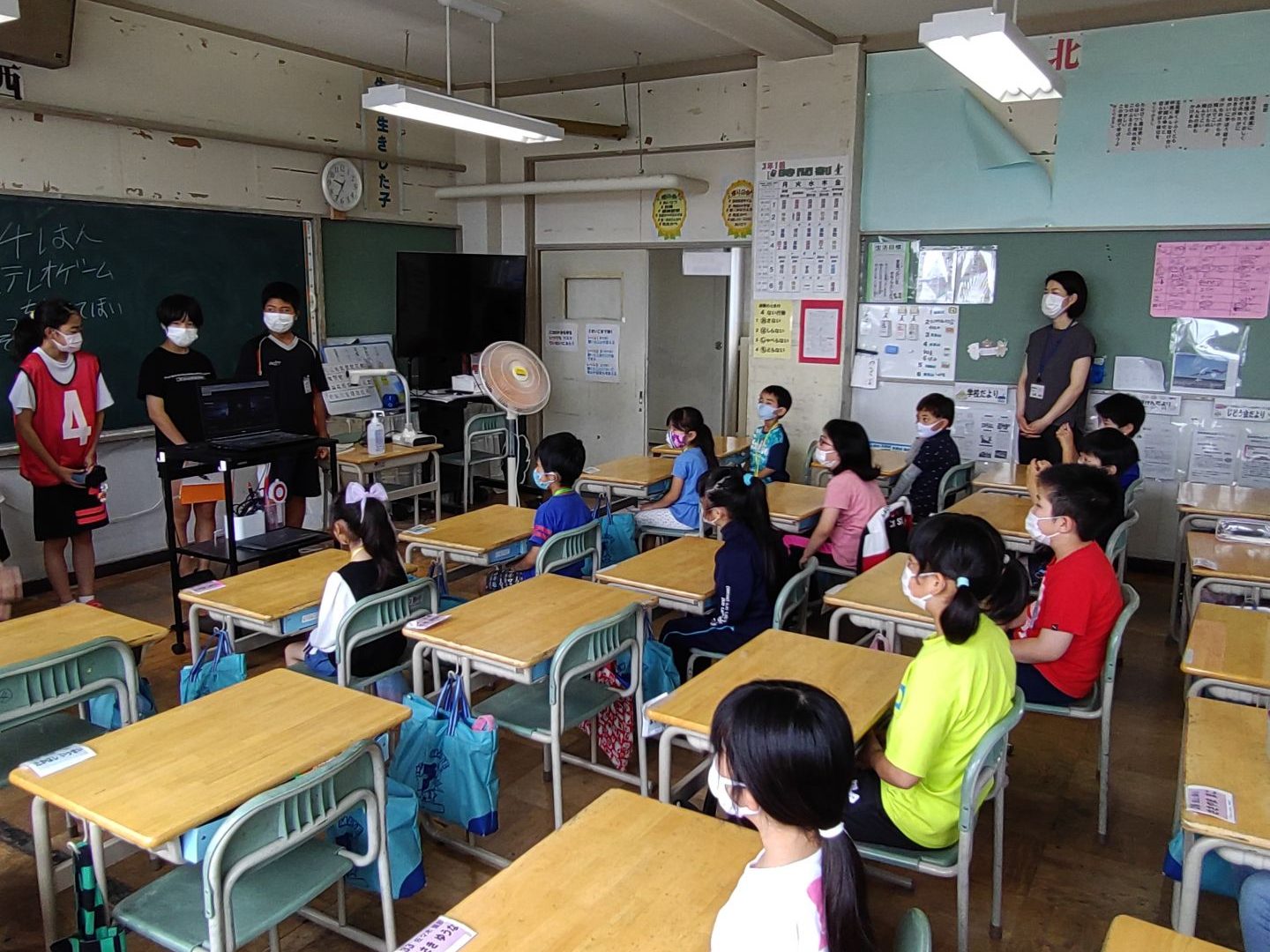 八戸市立白鷗小学校