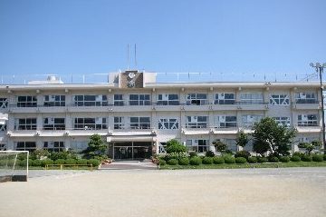 南アルプス市立白根源小学校