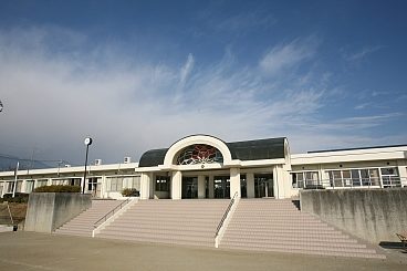 南アルプス市立白根百田小学校