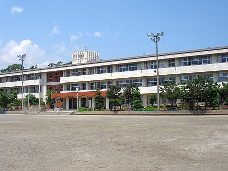 南アルプス市立豊小学校