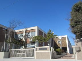 南陽小学校