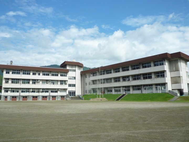 南魚沼市立石打小学校