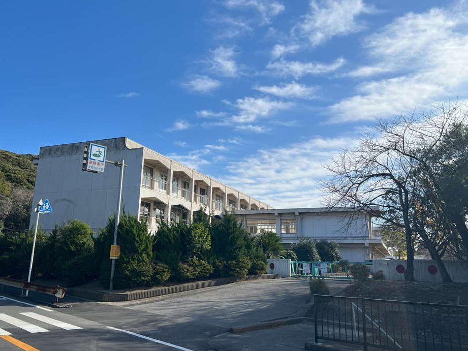 君津市立周西の丘小学校