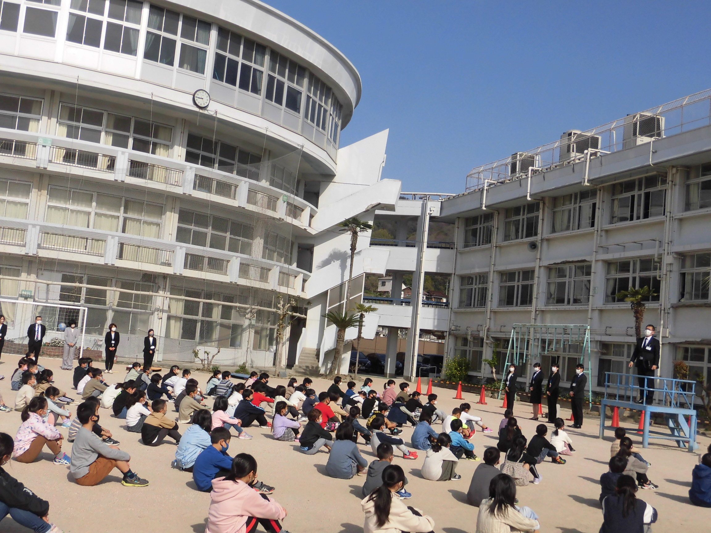 呉市立港町小学校