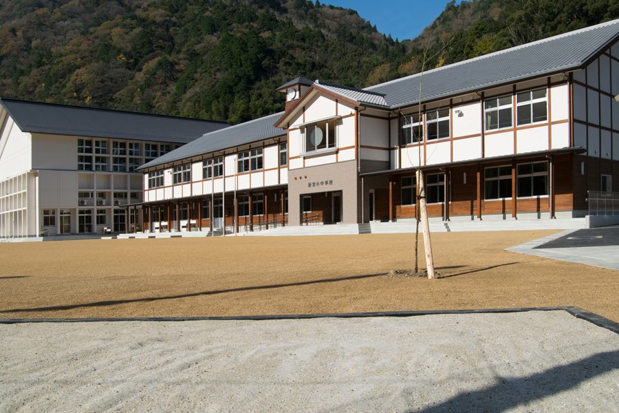 四国中央市立新宮小・中学校