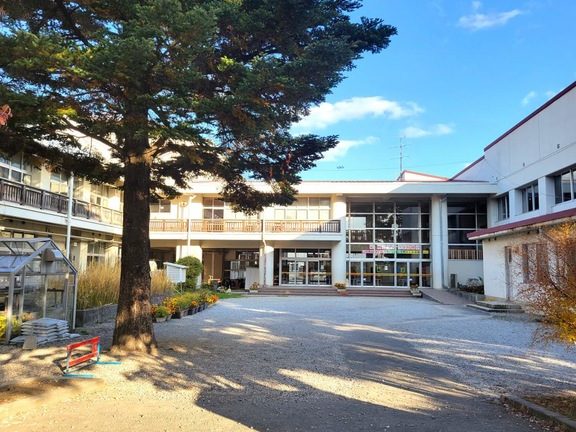 塩尻市立桔梗小学校