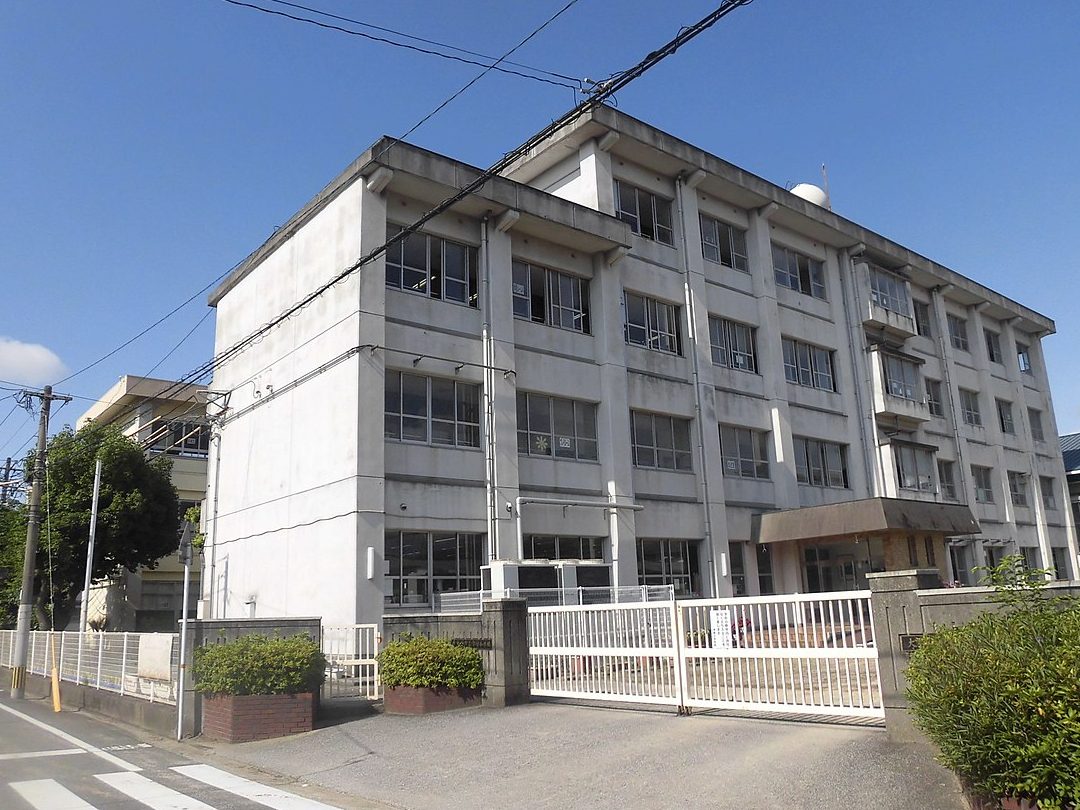 大分市立津留小学校