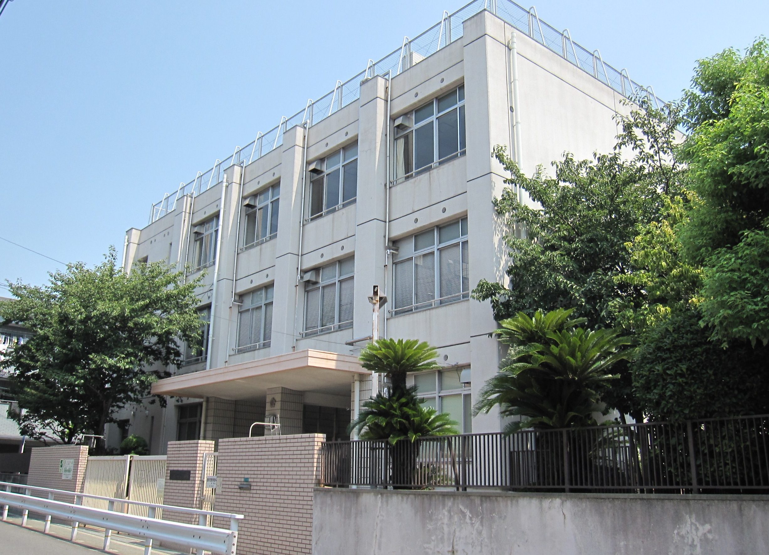 大阪市立市岡小学校