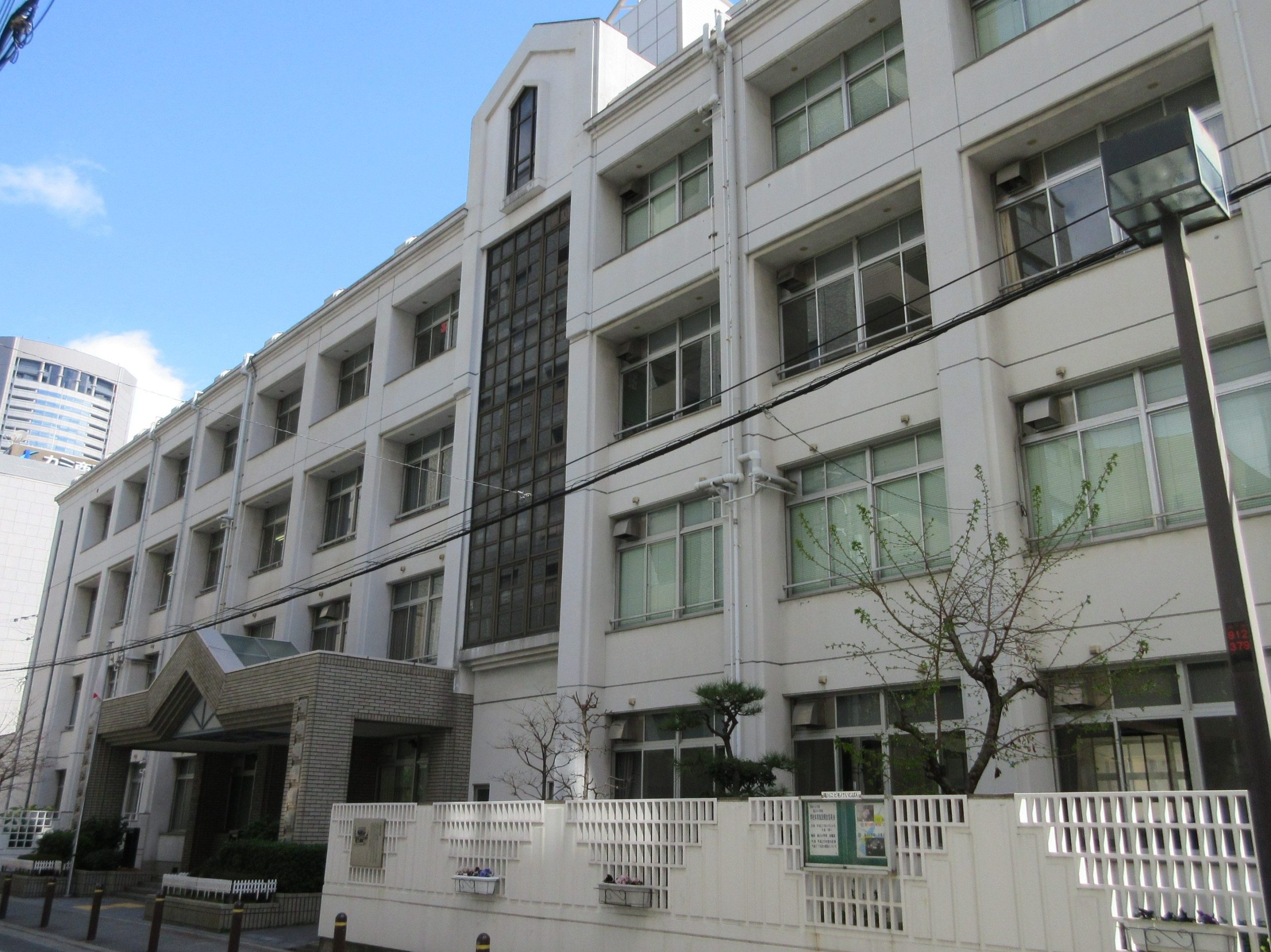 大阪市立滝川小学校