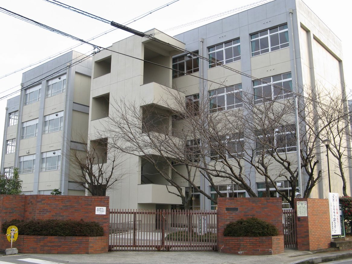 姫路市立東小学校
