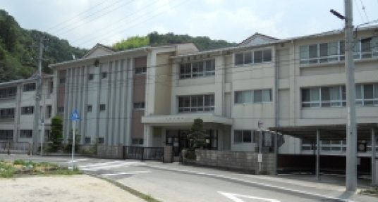 宇和島市立三浦小学校