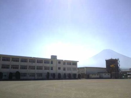 富士吉田市立下吉田東小学校