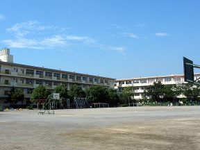富士見市立諏訪小学校