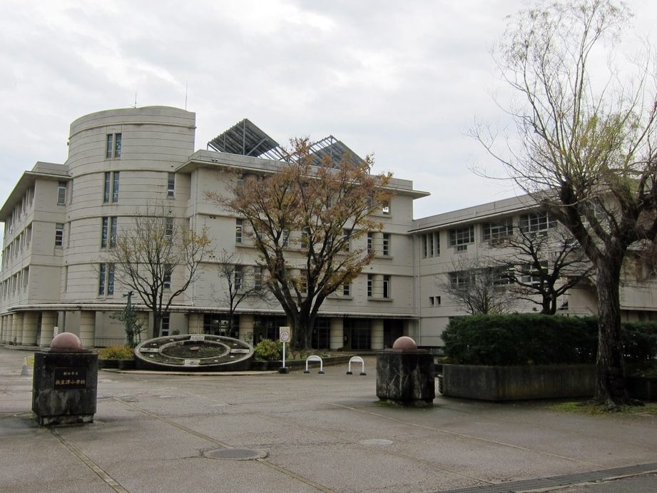 射水市立放生津小学校