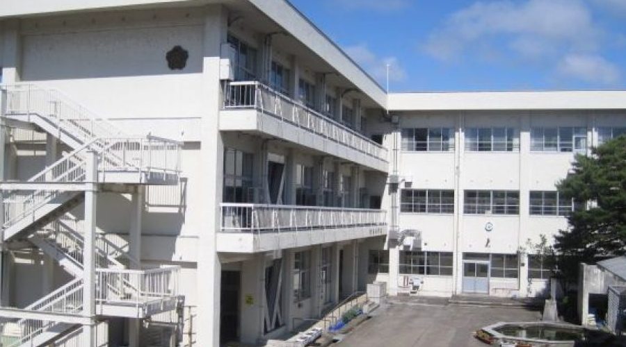 射水市立金山小学校