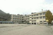 岩国市立装港小学校