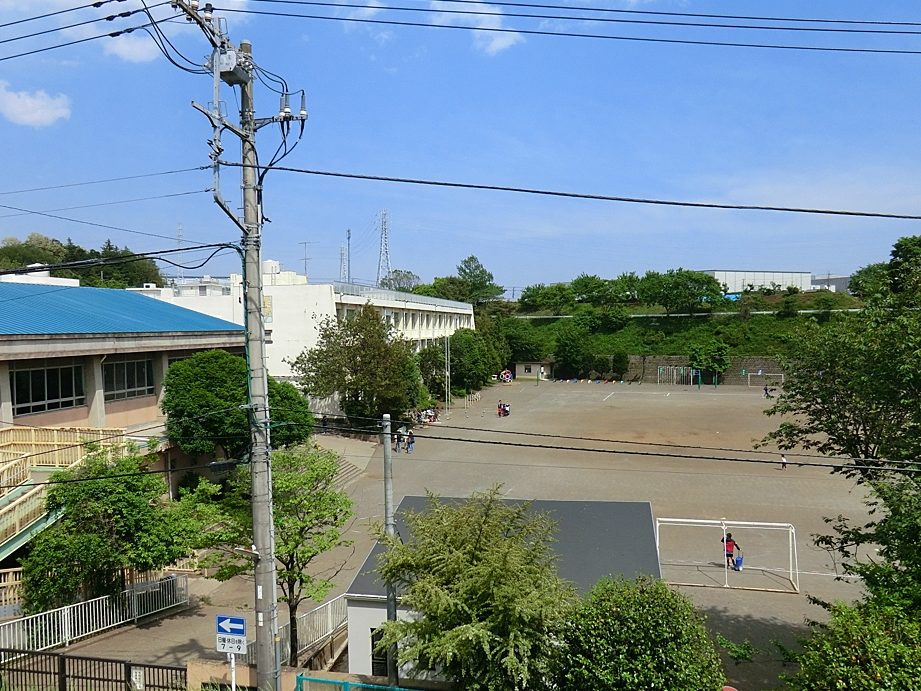 座間市立相武台東小学校