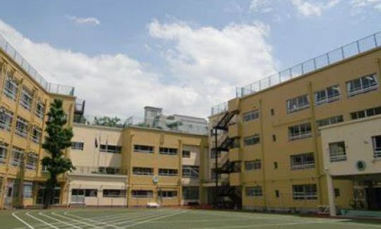 新宿区立戸塚第一小学校