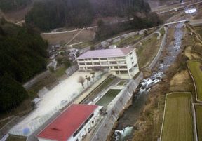 新見市立上市小学校