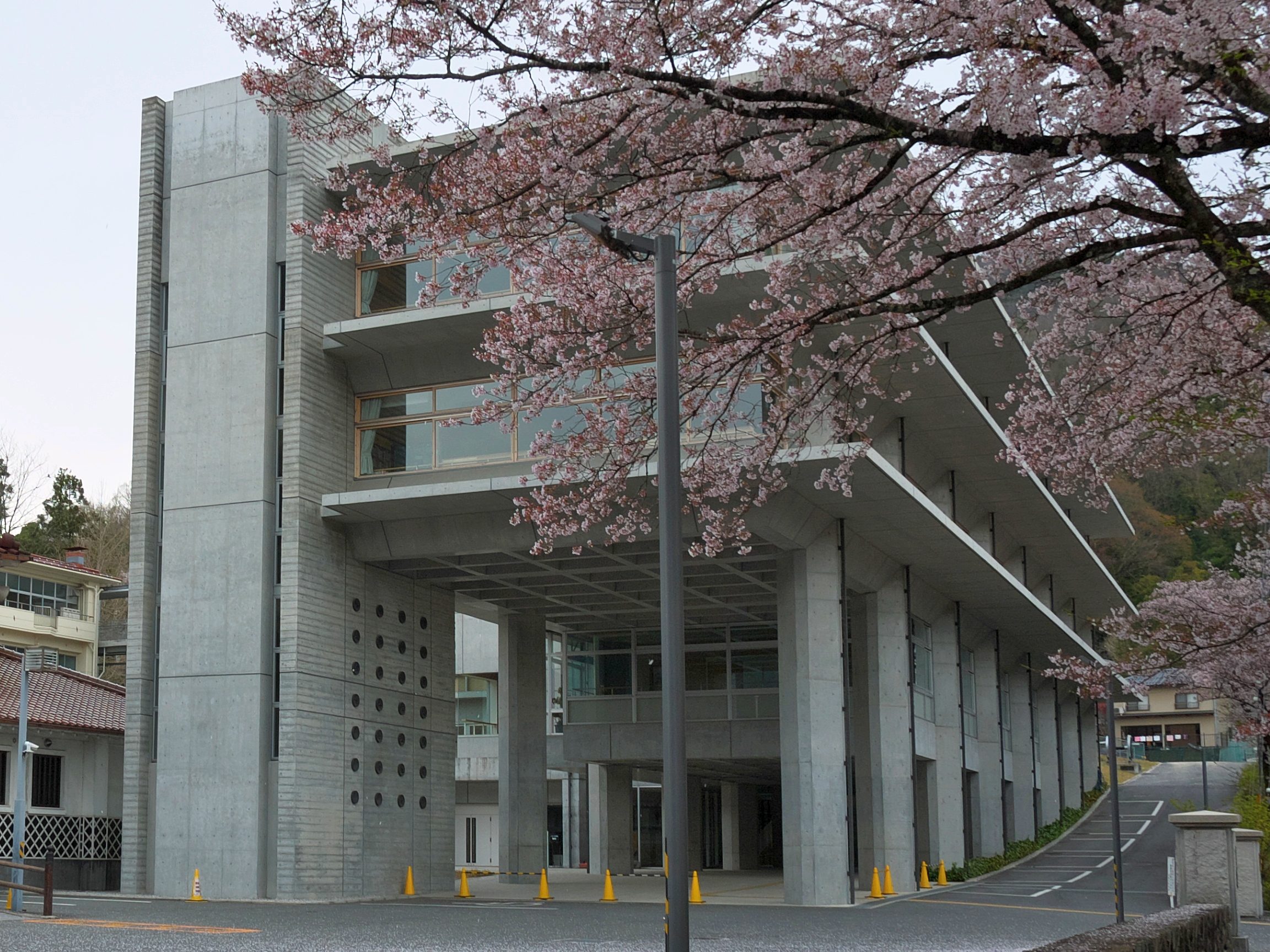 新見市立思誠小学校