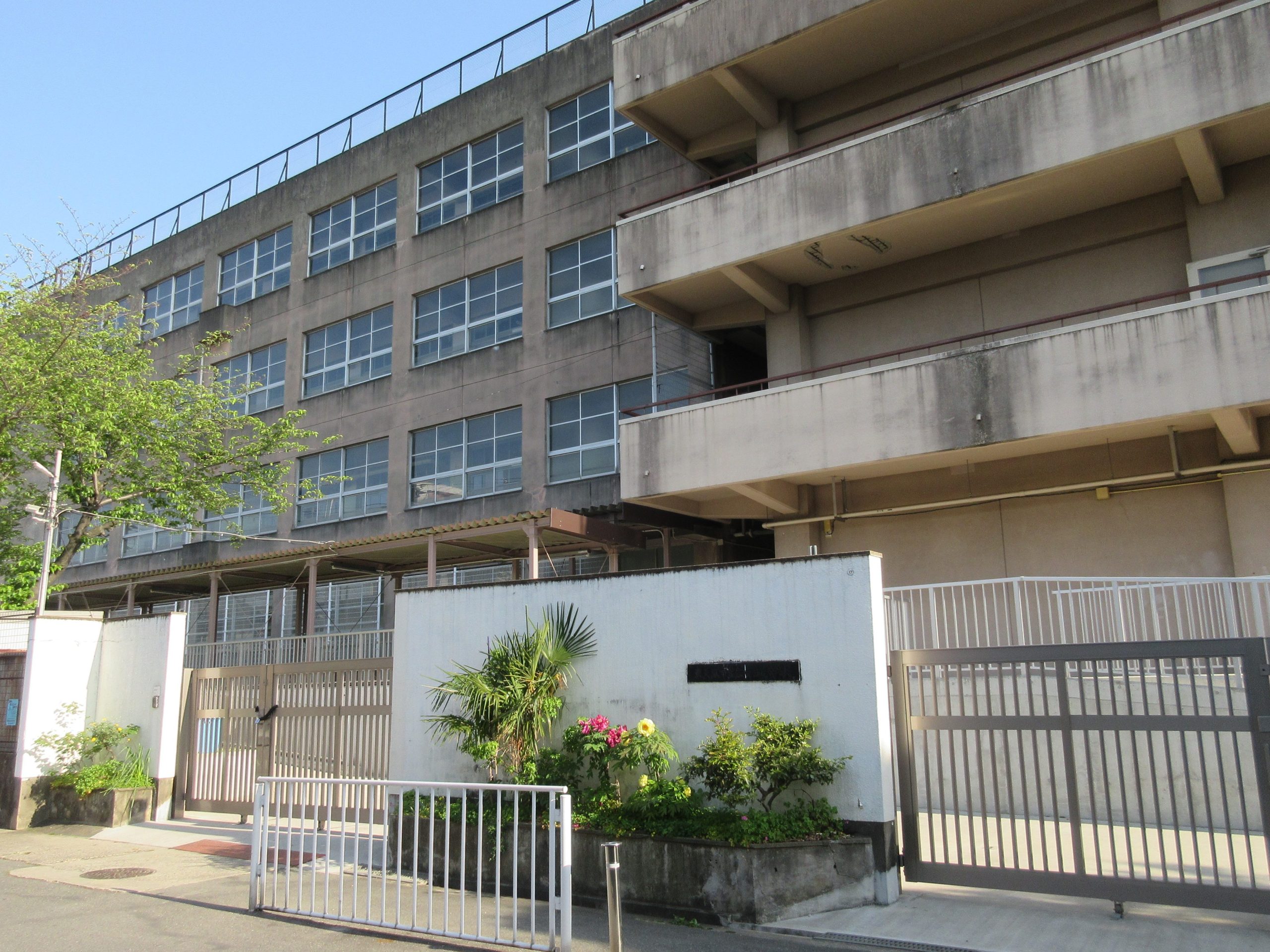 東大阪市立岩田西小学校