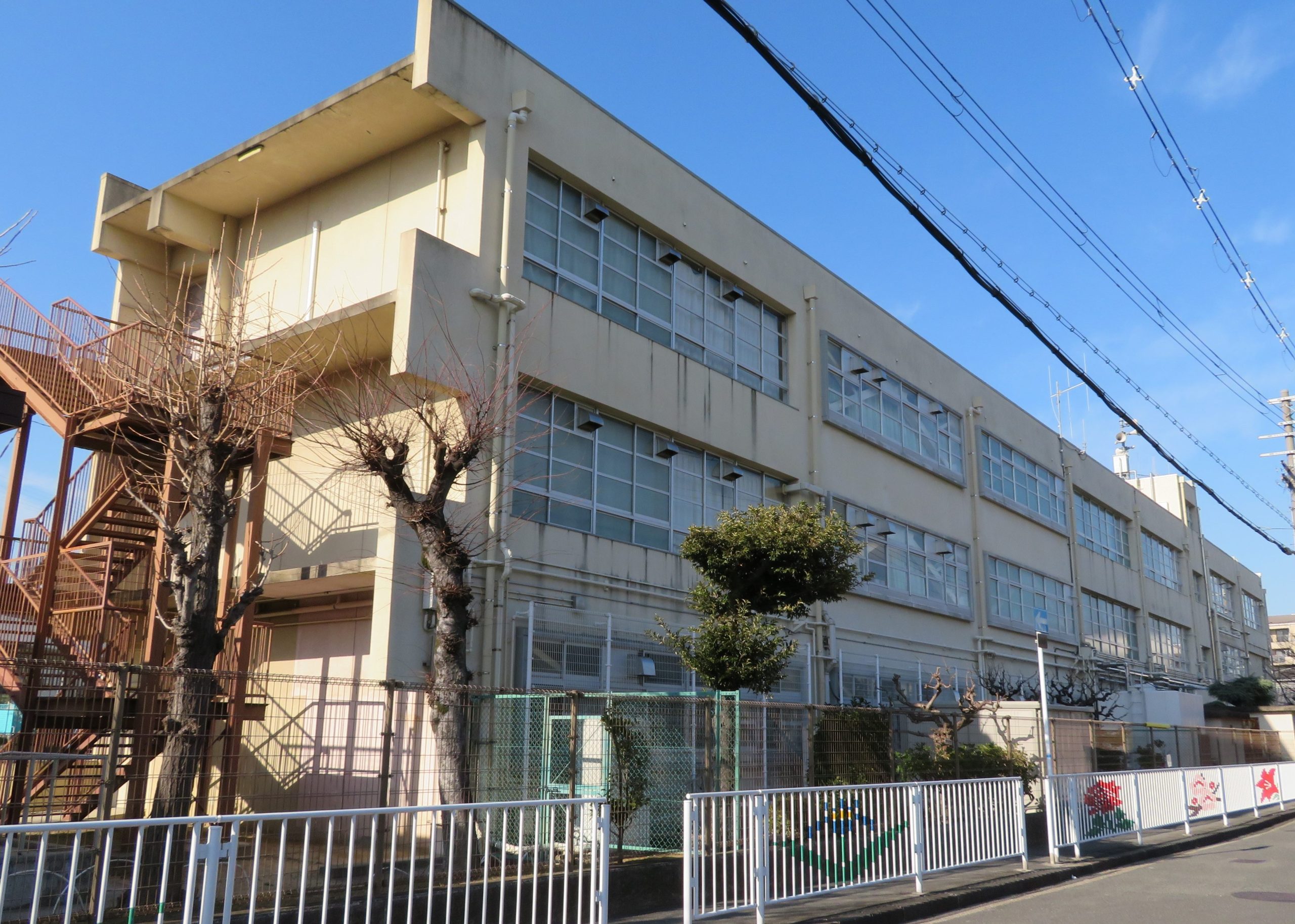 東大阪市立荒川小学校