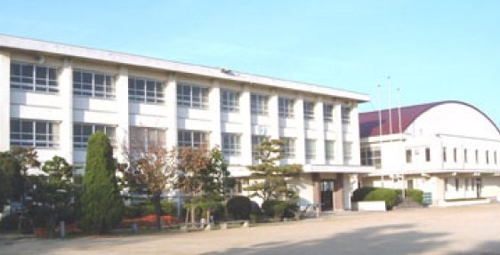 松山市立八坂小学校