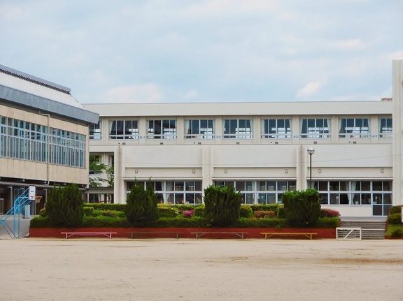 棚尾小学校