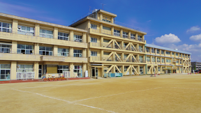 津島市立東小学校