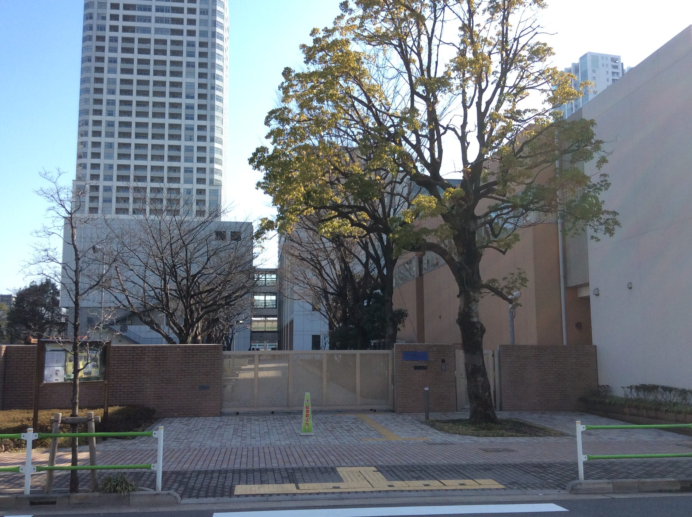 港区立港南小学校