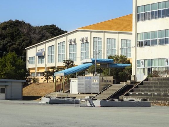 湖西市立新居中学校
