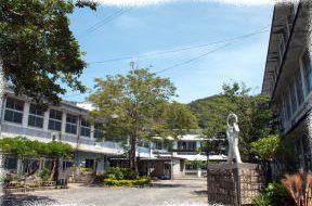 瀬戸内町立古仁屋小学校