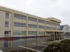 燕市立吉田小学校