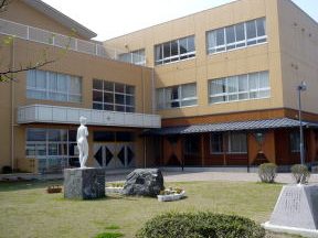 燕市立燕南小学校