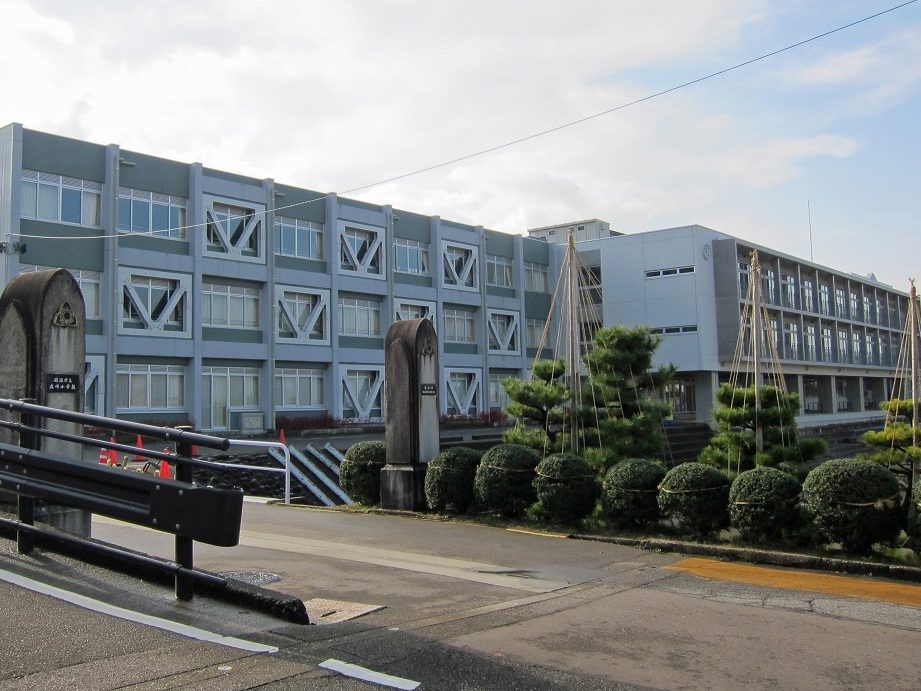 砺波市立庄川小学校