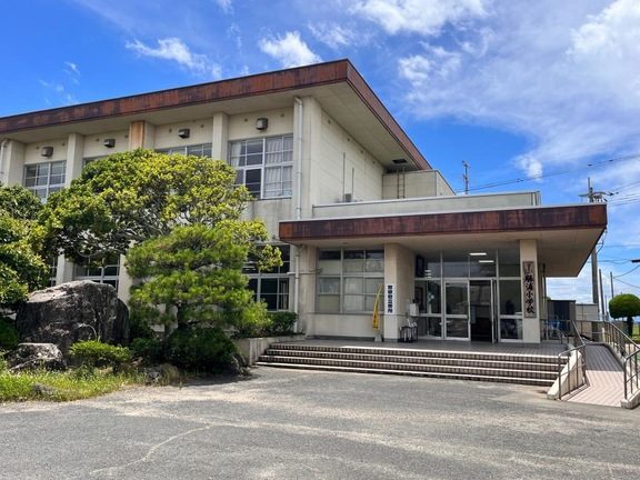福津市立勝浦小学校