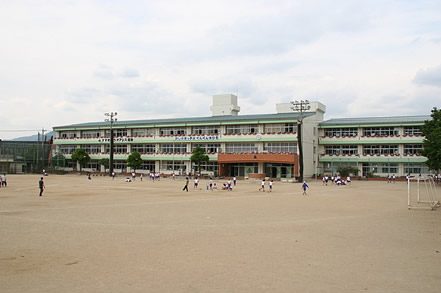 笛吹市立御坂西小学校