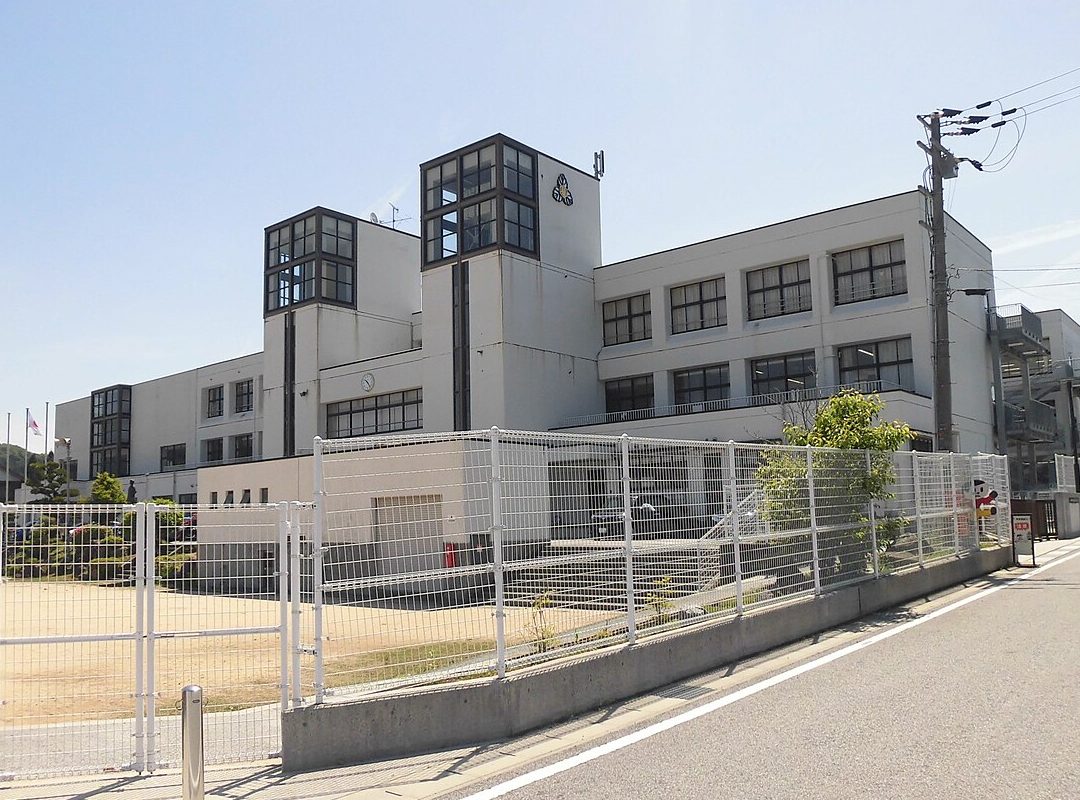 米原市立柏原小学校