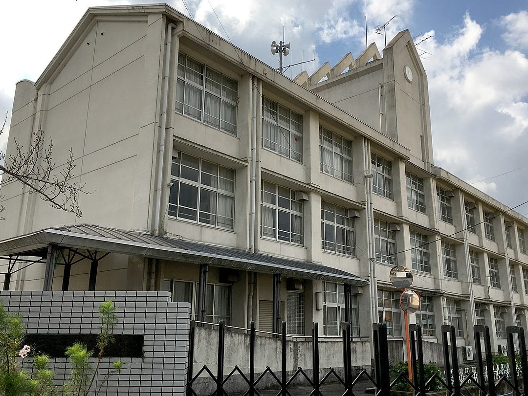 羽曳野市立西浦東小学校