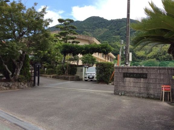 葉梨西北小学校