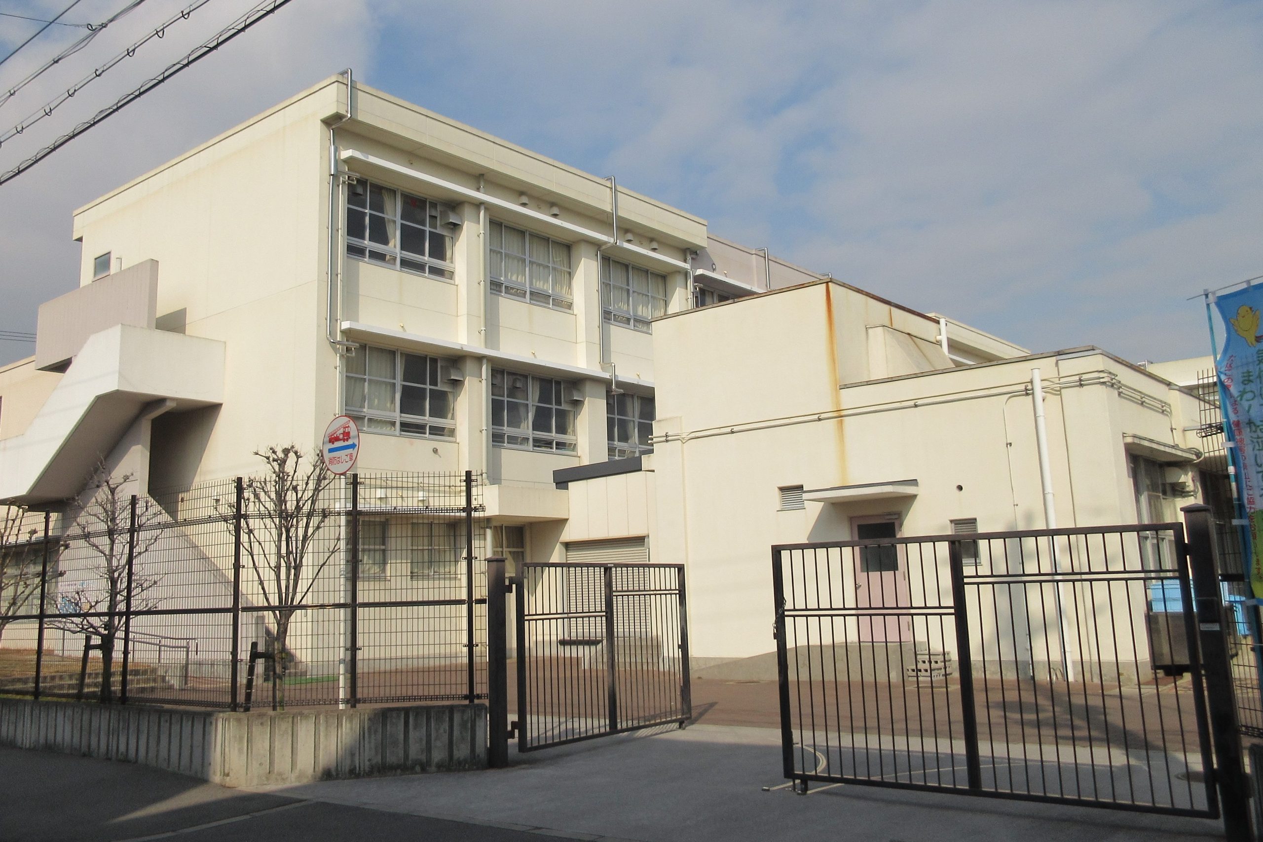 西宮市立津門小学校