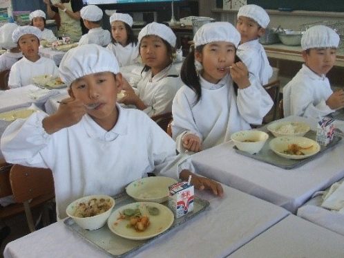 西条市立大町小学校 給食室