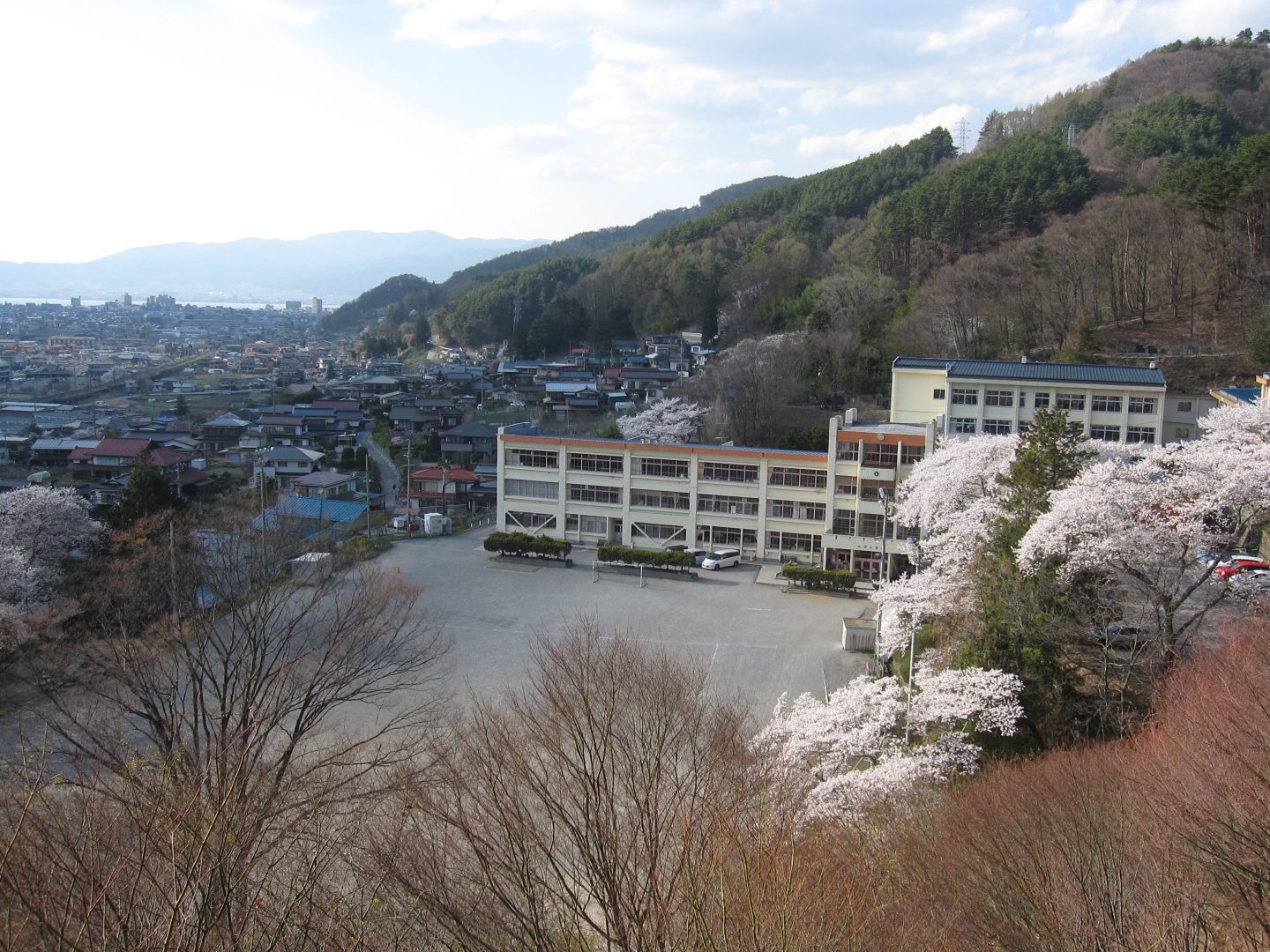 諏訪市立四賀小学校
