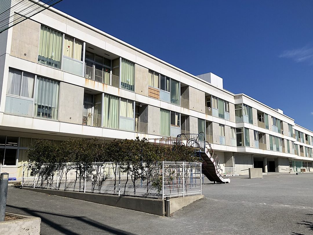逗子市立逗子小学校